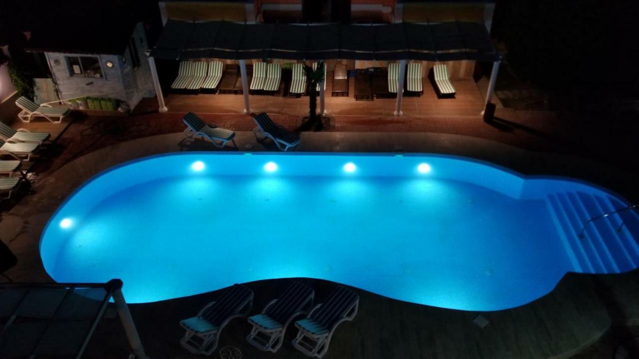 Cunda Leo Boutique Hotel & Pool Айвалик Екстер'єр фото